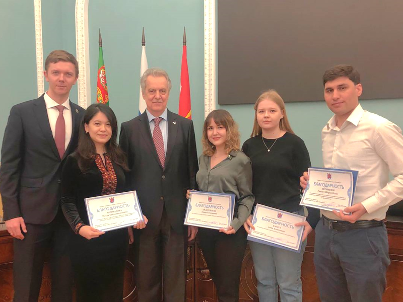 Студентов Политеха из Туркменистана наградили в Смольном