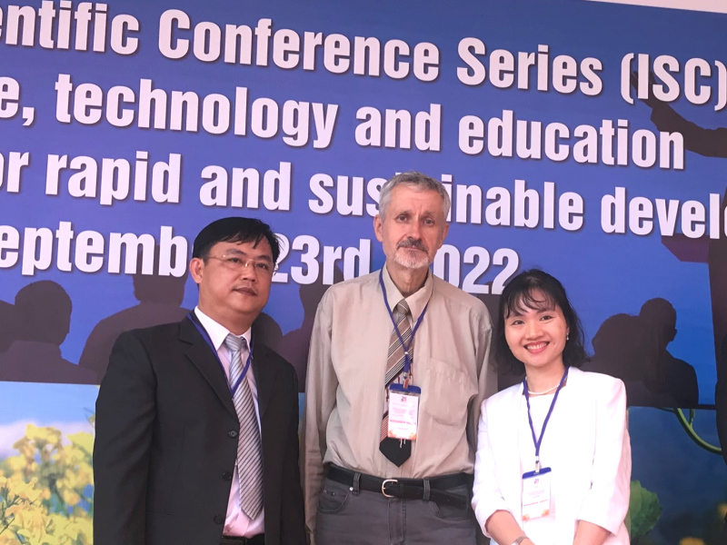 Научная конференция в университете Бинь Зыонг, Вьетнам