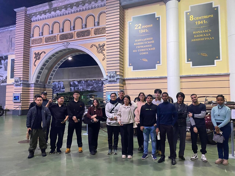 Иностранные студенты СПбПУ посетили музей «Ленрезерв»: история оживает